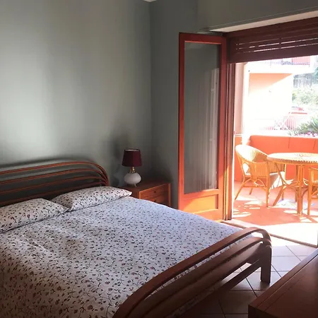 Ferienhaus Casa Sulla Spiaggia Di Santa Tecla