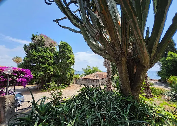 Casa Sulla Di Santa Tecla Nyaraló *